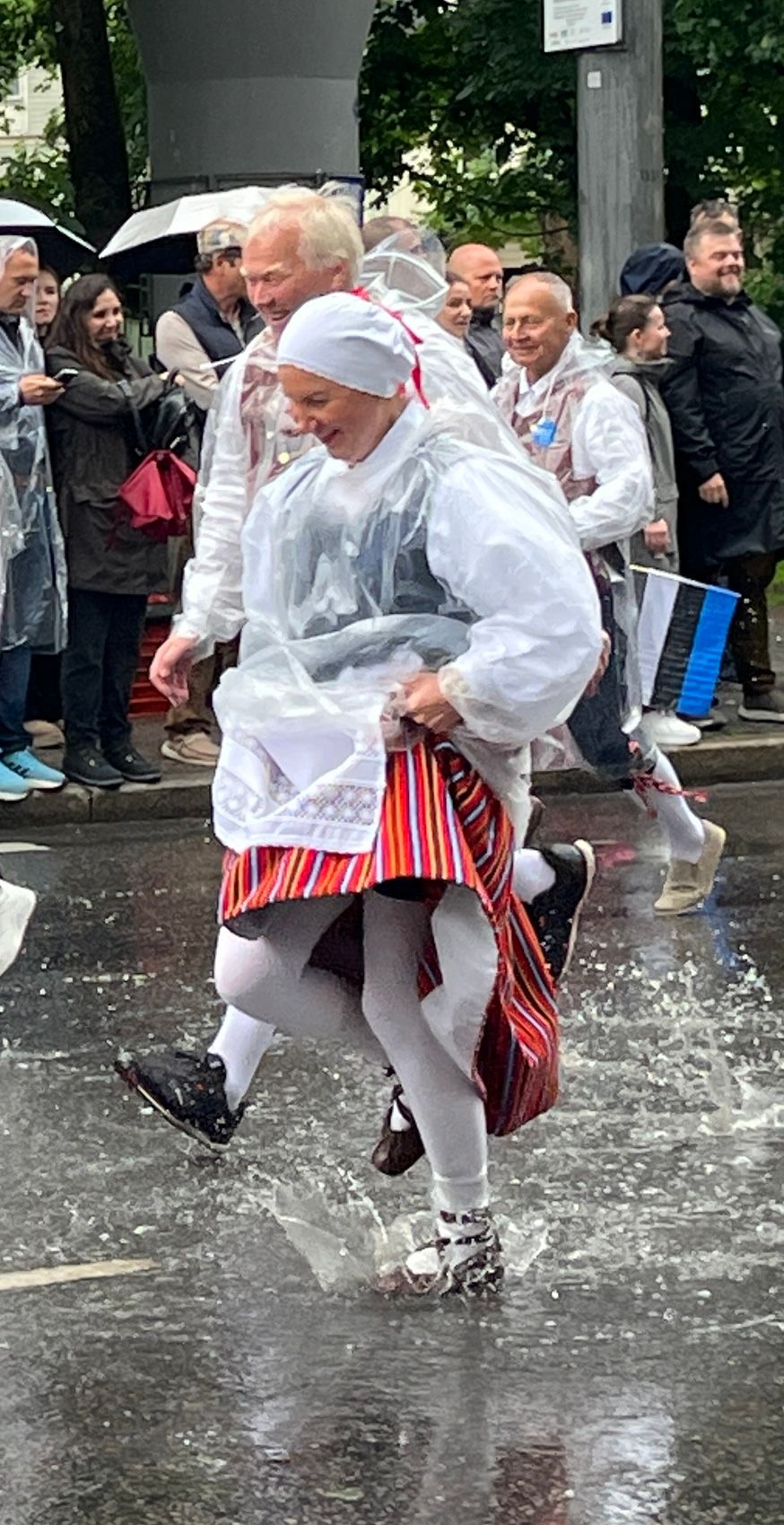 Laulupeo rongkäik “ mitu jalga? 