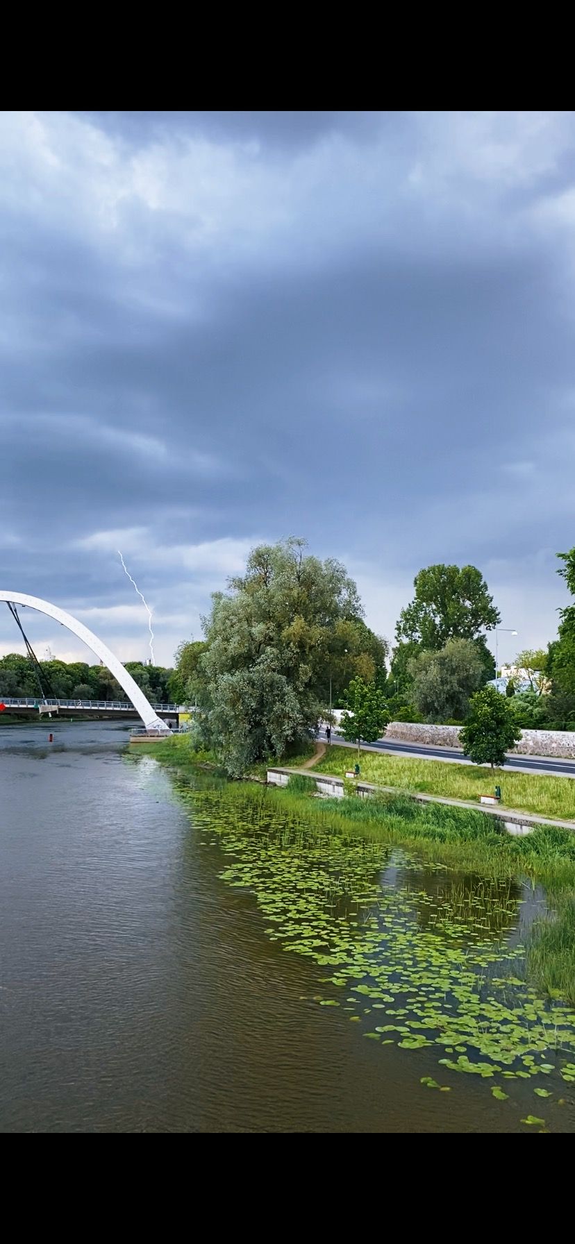 Kui üks kõva torm oli vaikselt Tartu poole suundumas