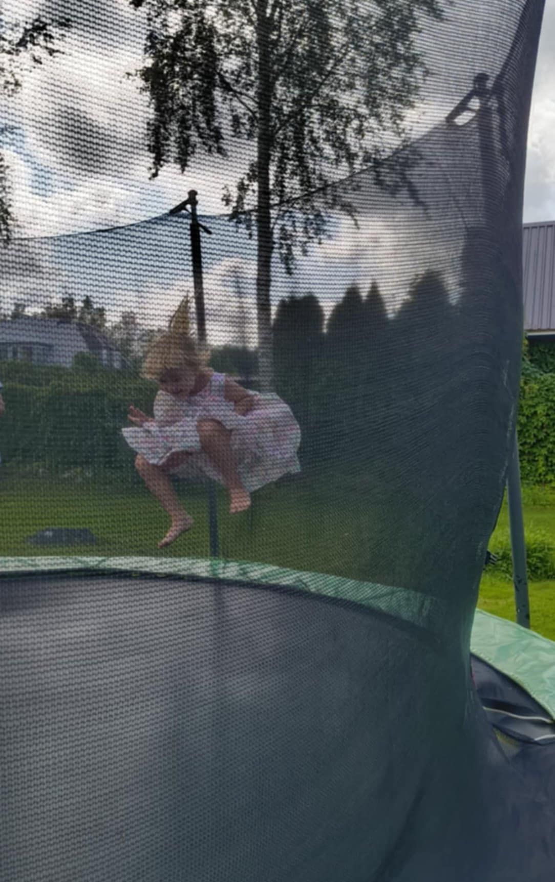 Tõeline preili tunneb rõõmu uuest kleidist  ja suvest!